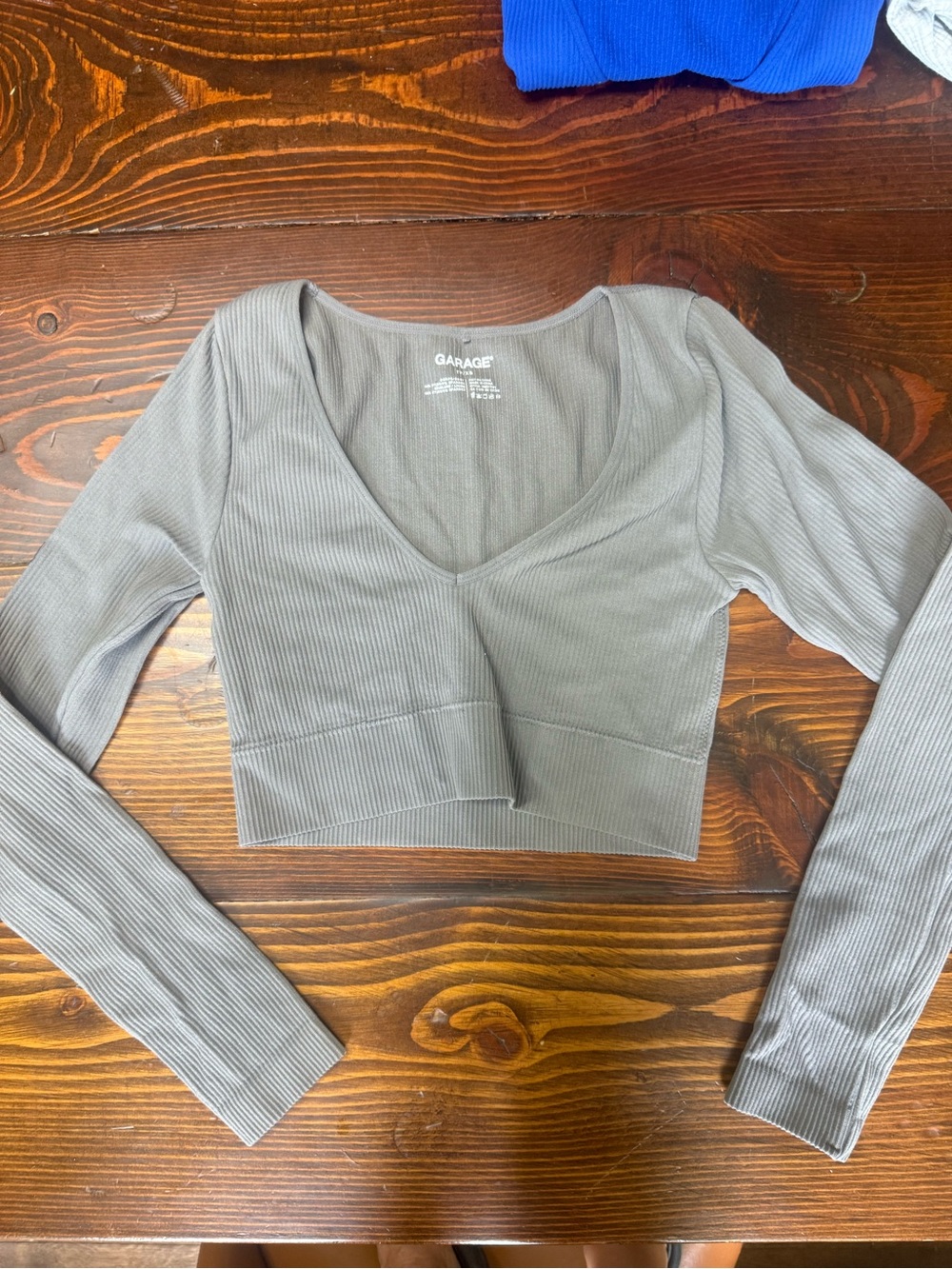 Garage Ribbed V-Neck Long Sleeve Crop Top in Gray